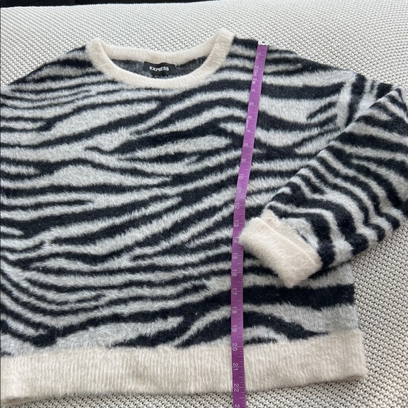 Express Monochrome Zebra Print Sweater - Picture 9 of 11